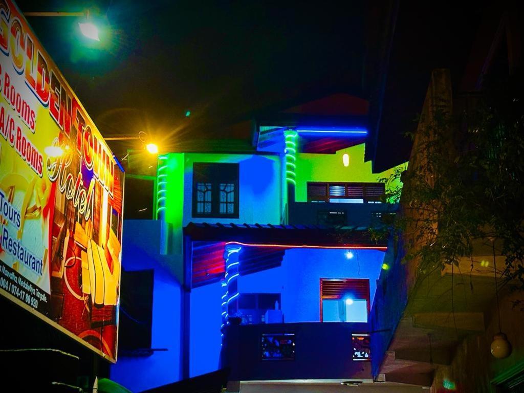 Golden Town Hotel Тангалла Экстерьер фото